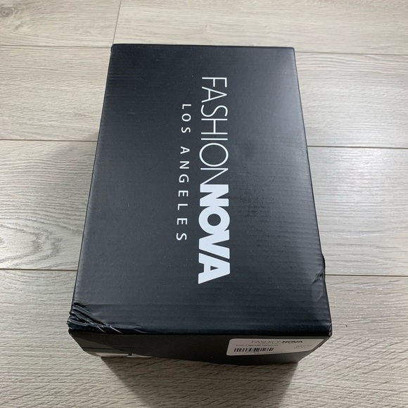 FashionNova Knot It Square Toe Black Mules - Picture 11 of 14